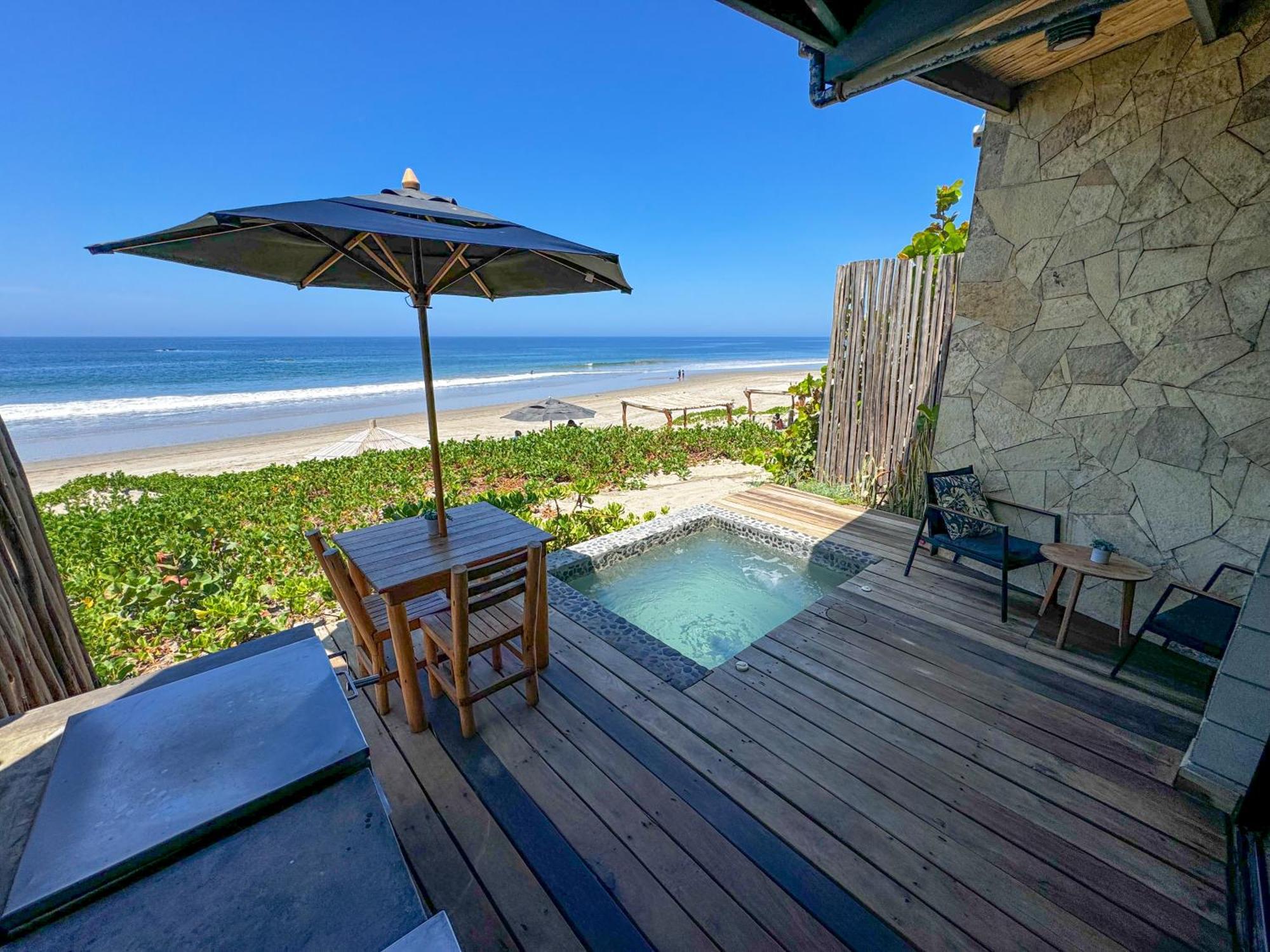 Diem Vichayito Beachfront Eco-Luxury 외부 사진