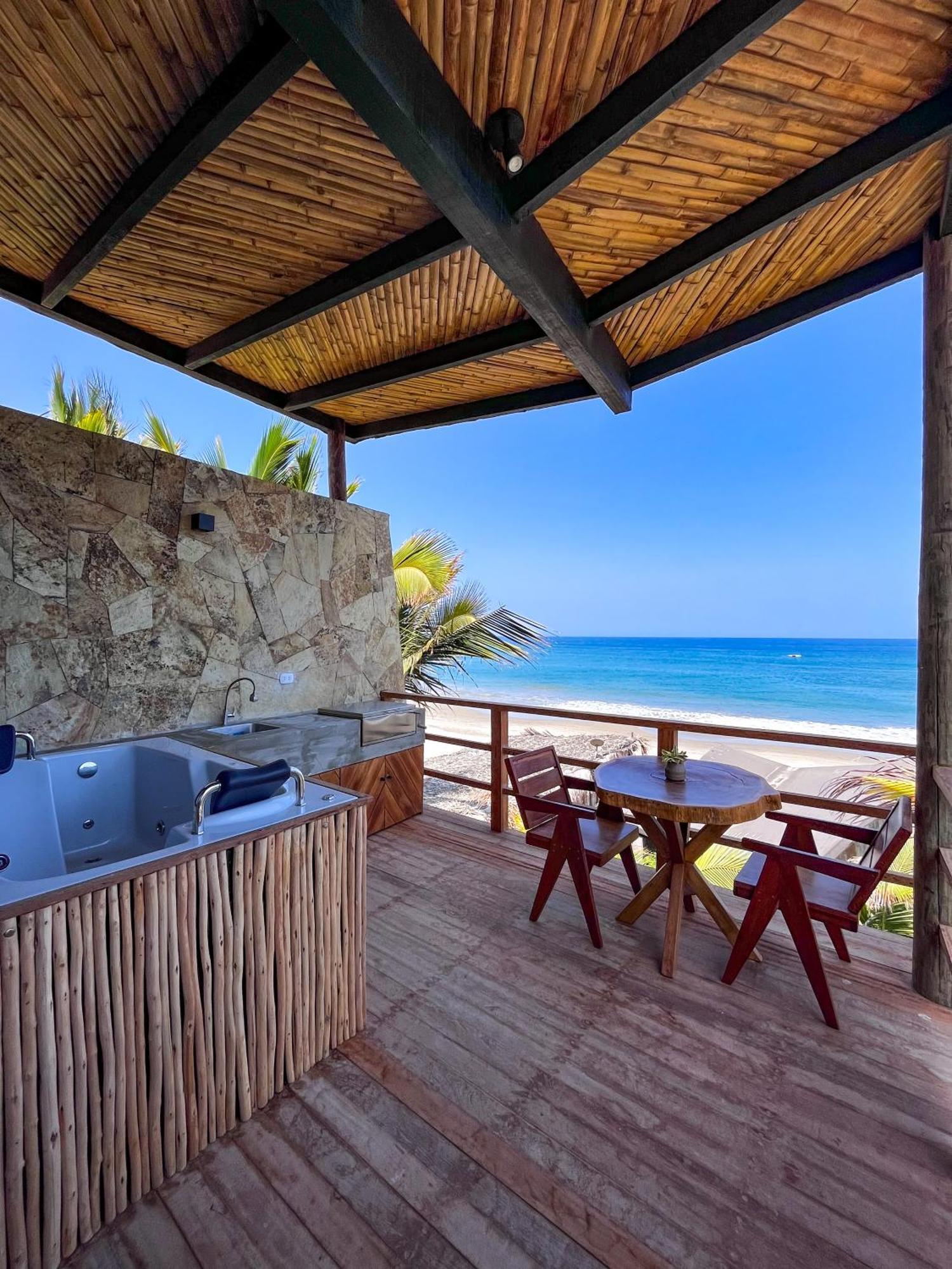 Diem Vichayito Beachfront Eco-Luxury 외부 사진