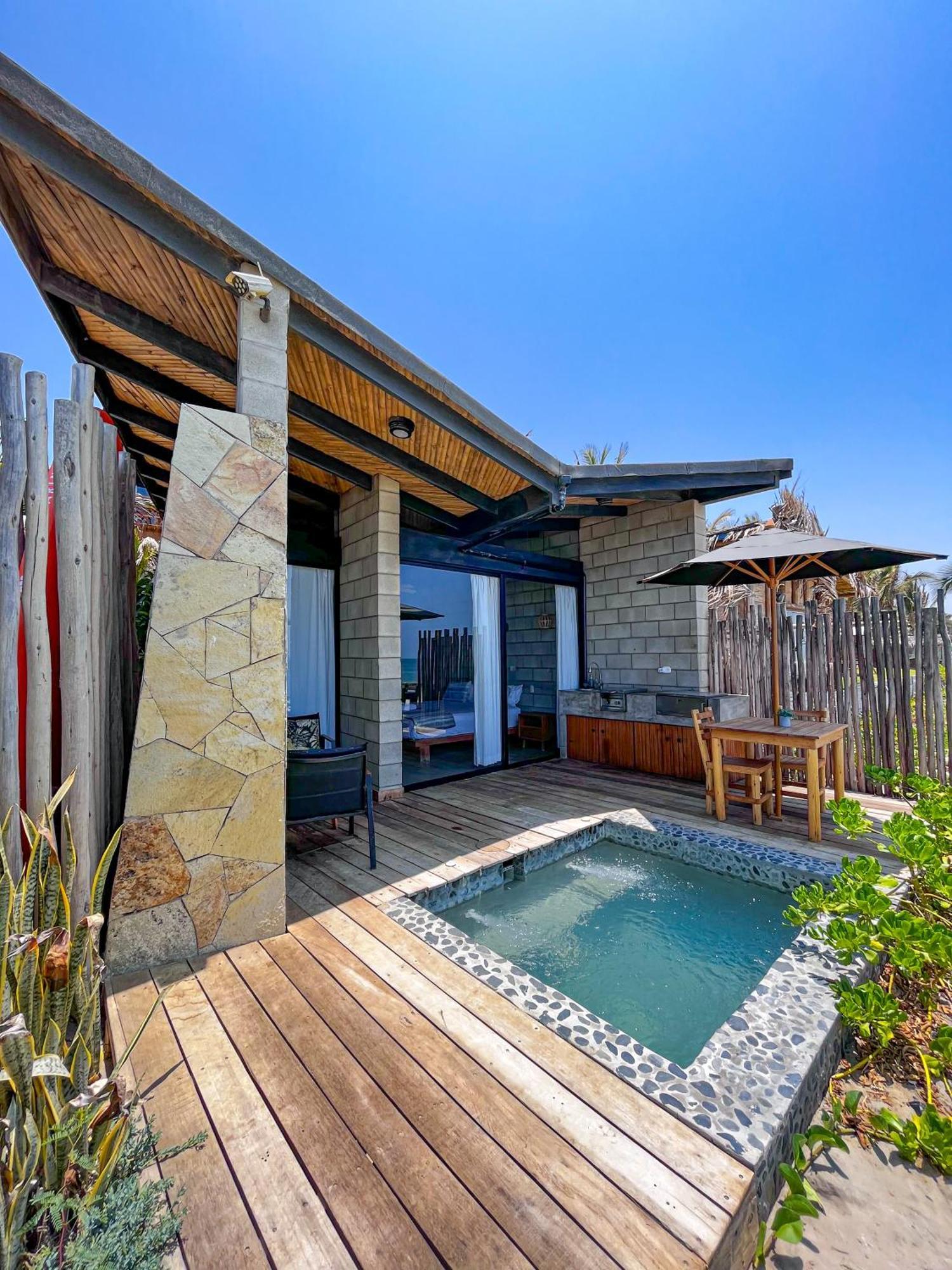 Diem Vichayito Beachfront Eco-Luxury 외부 사진