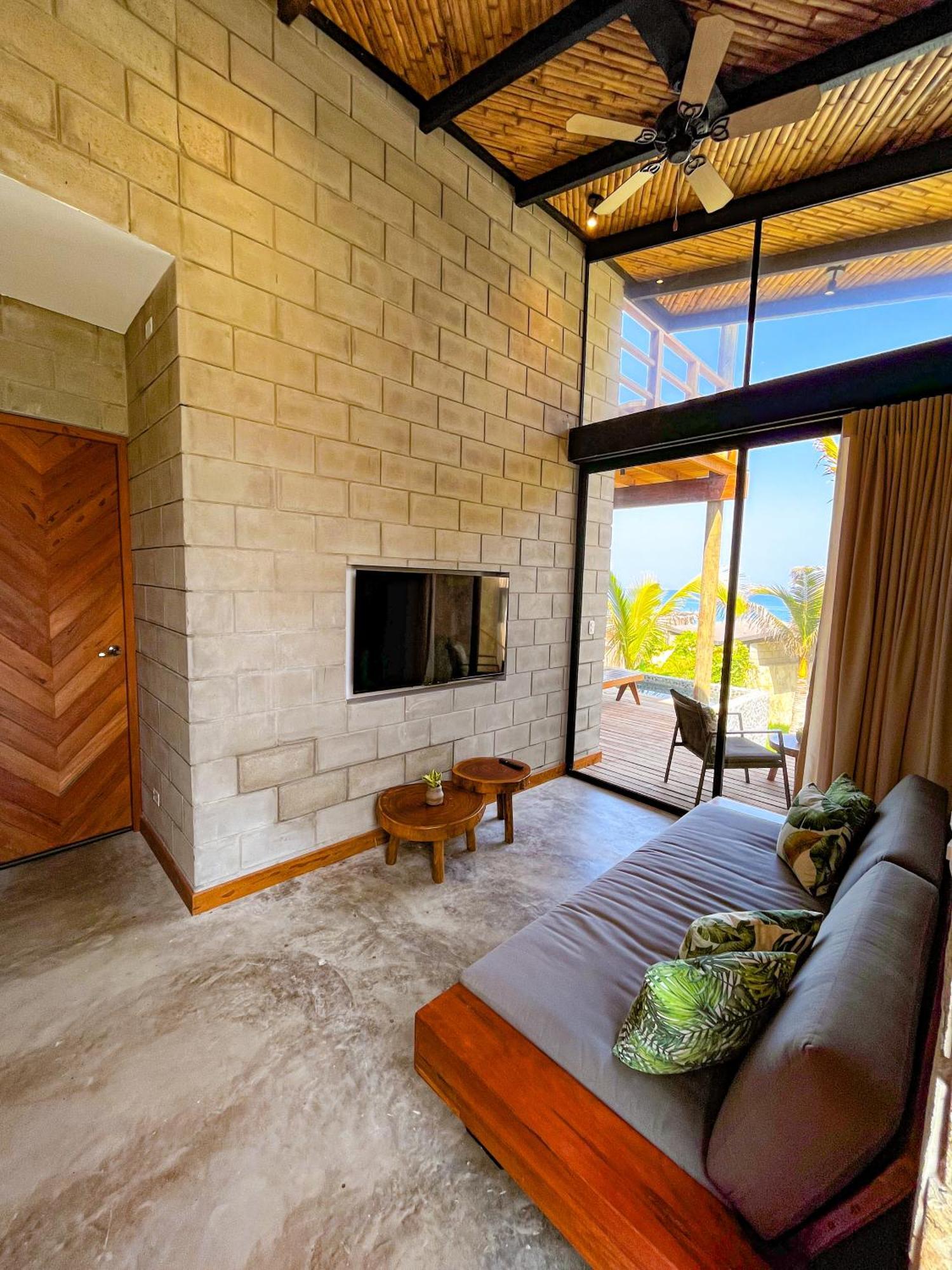 Diem Vichayito Beachfront Eco-Luxury 외부 사진