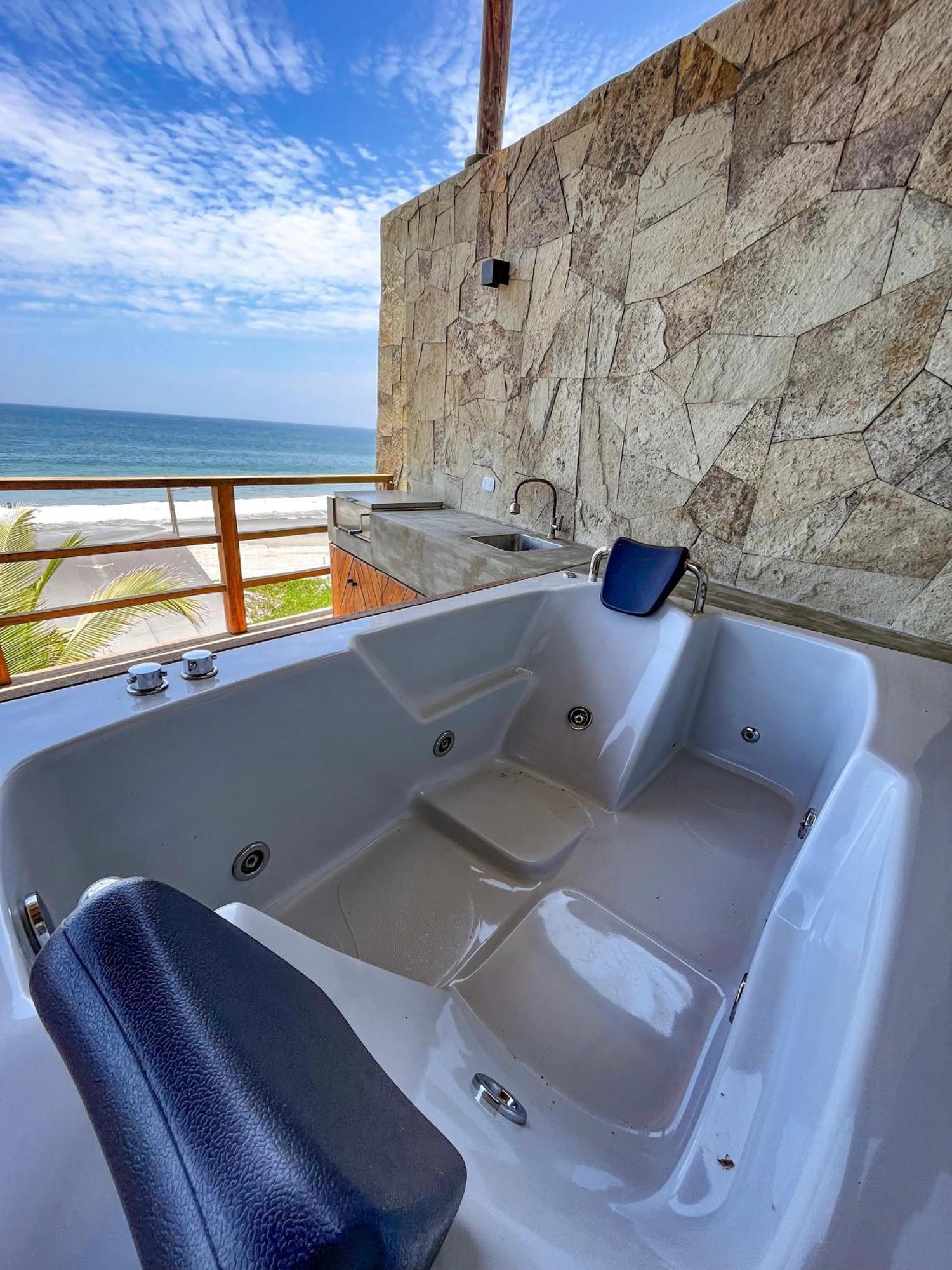 Diem Vichayito Beachfront Eco-Luxury 외부 사진