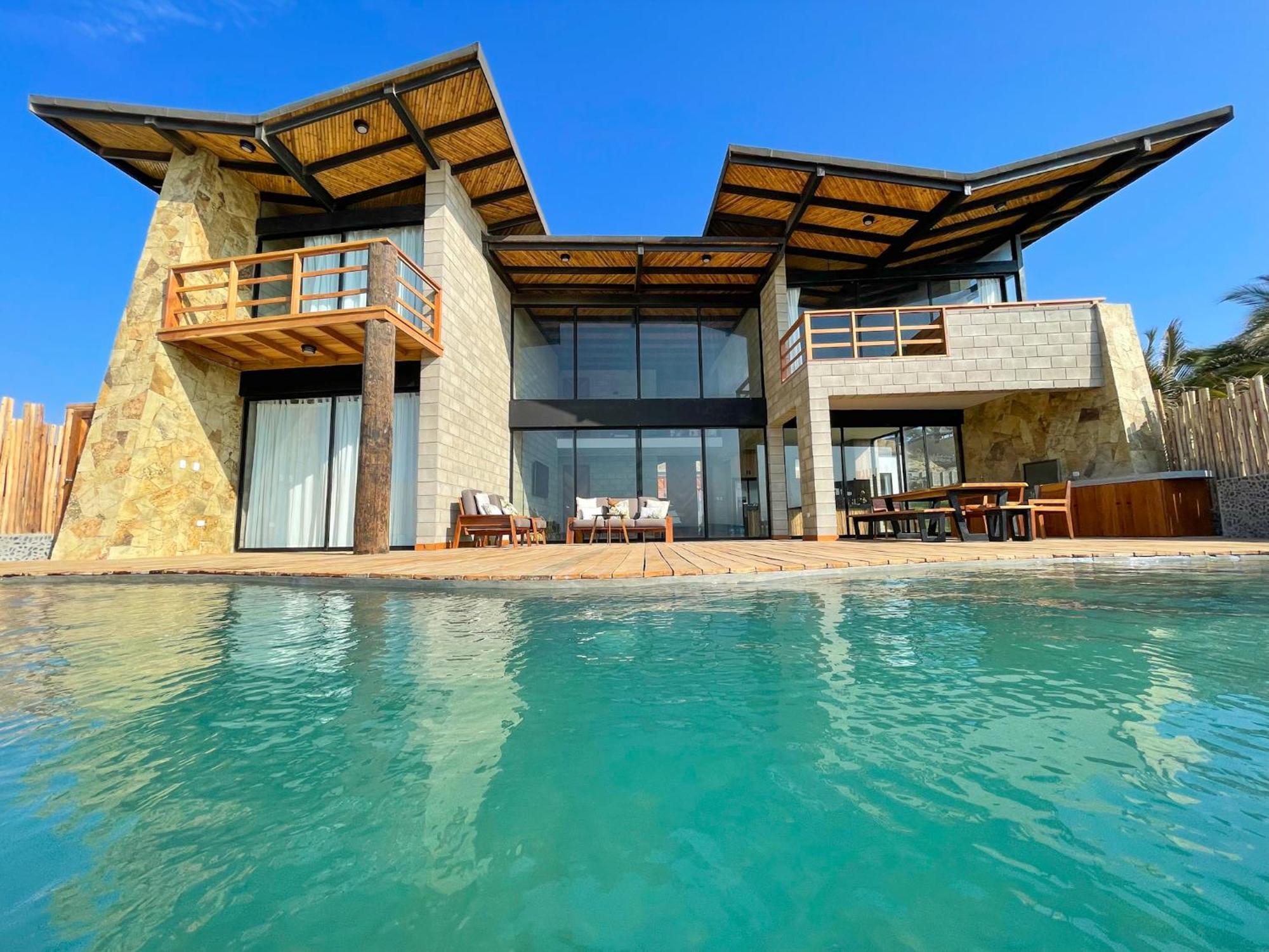 Diem Vichayito Beachfront Eco-Luxury 객실 사진