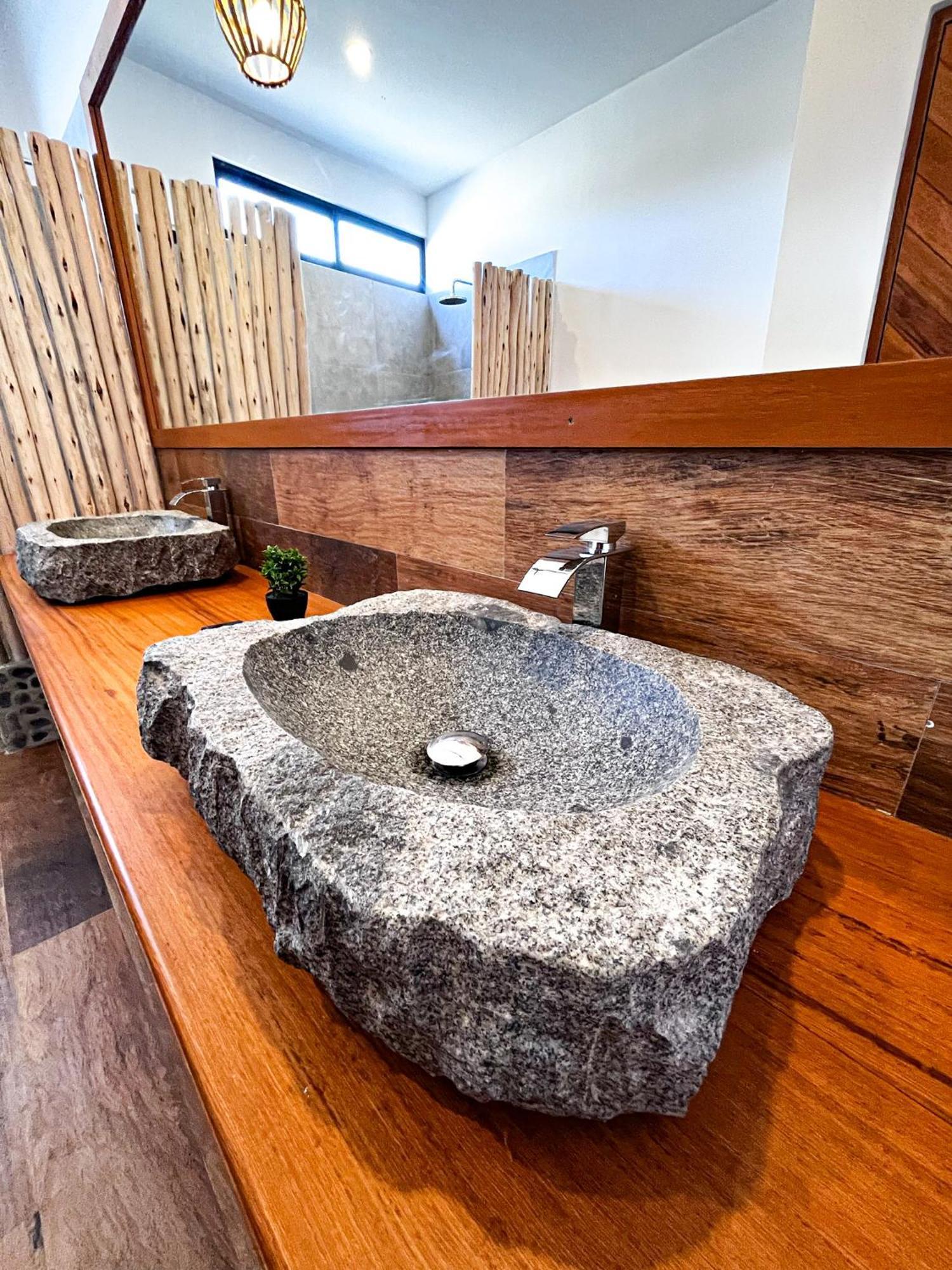 Diem Vichayito Beachfront Eco-Luxury 외부 사진
