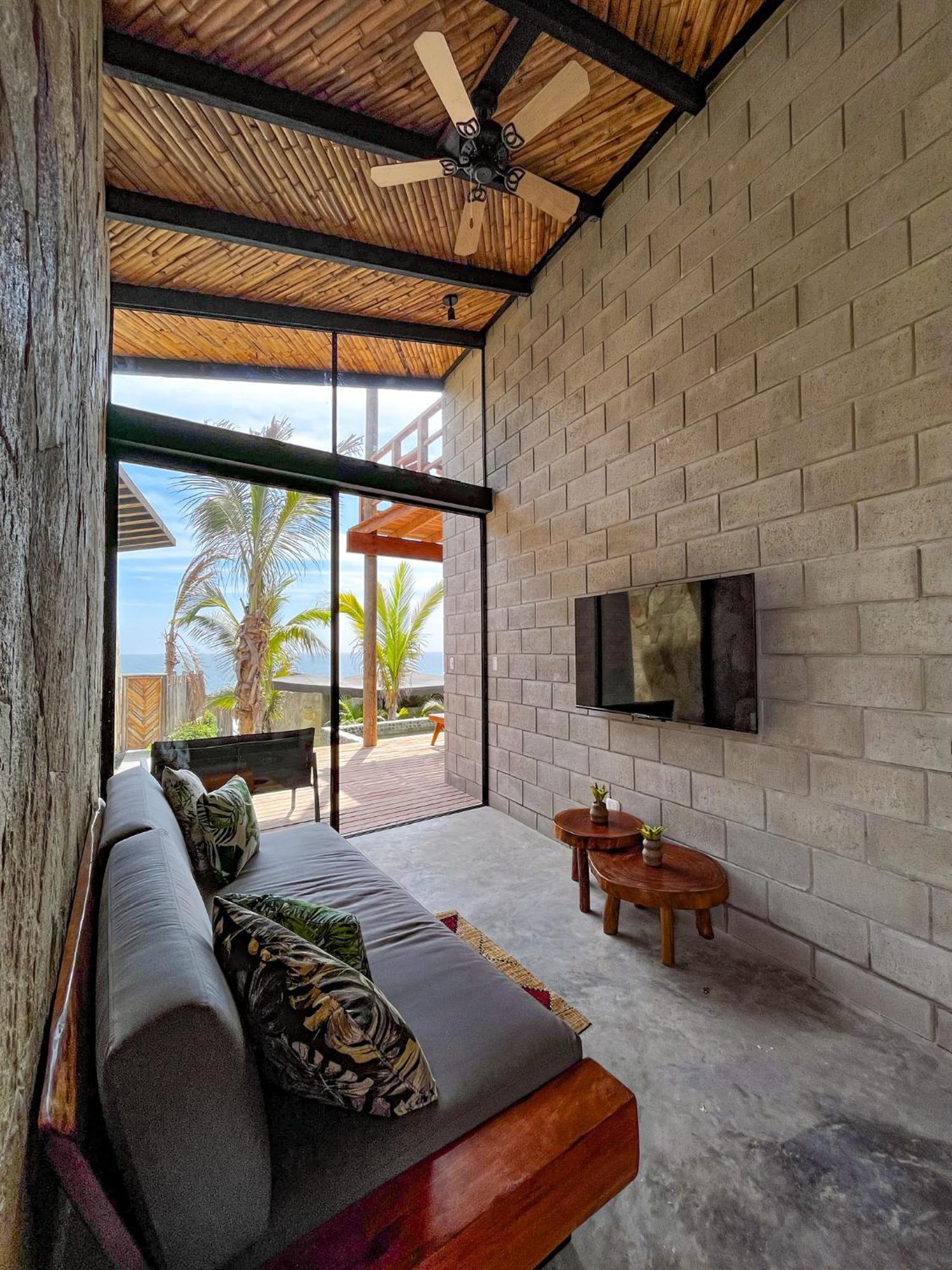 Diem Vichayito Beachfront Eco-Luxury 외부 사진