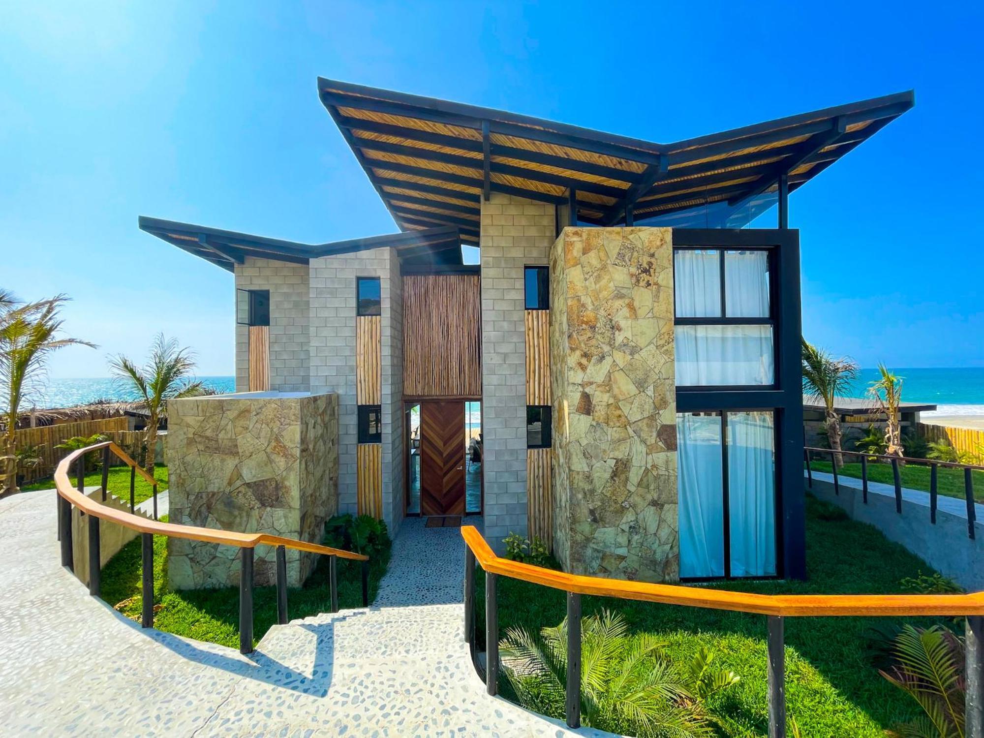 Diem Vichayito Beachfront Eco-Luxury 객실 사진