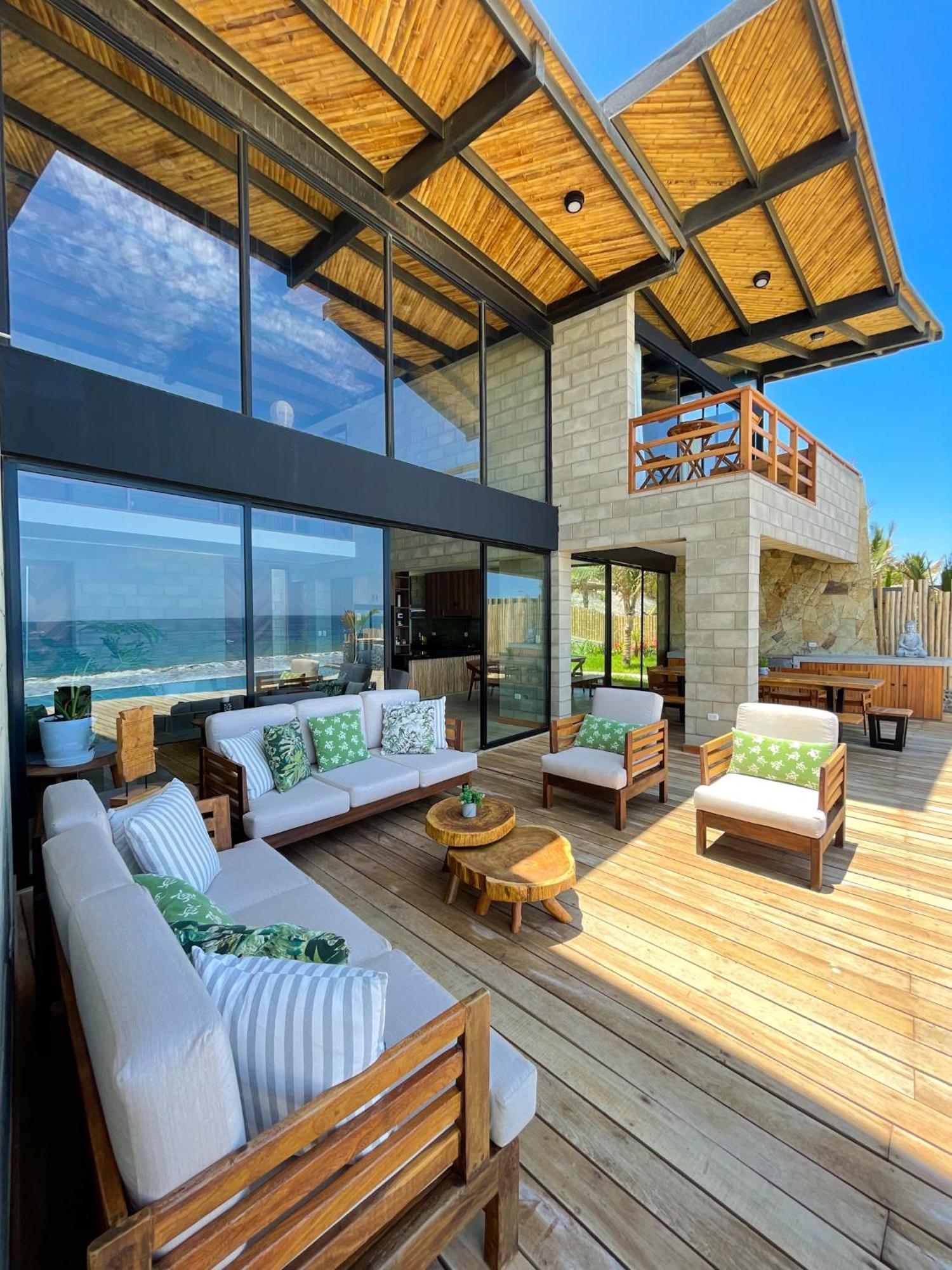 Diem Vichayito Beachfront Eco-Luxury 객실 사진